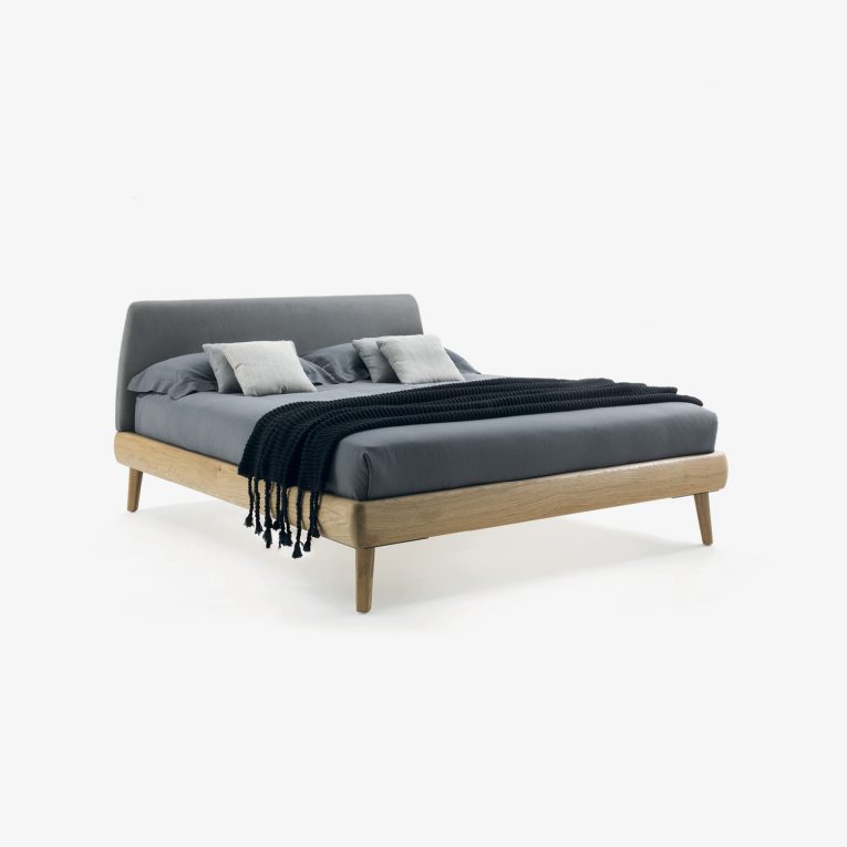 Designbett mit abgerundetem Kopfteil MY BED | Modernes Holzbett
