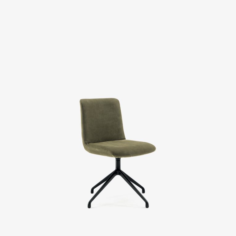 Chair with enveloping structure