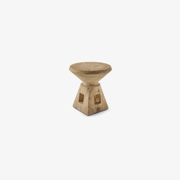 Etrurio stool in scented cedar