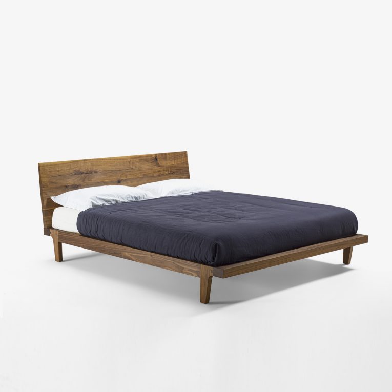 Revo bed in solid wood