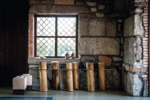 Table with reused wood Briccole
